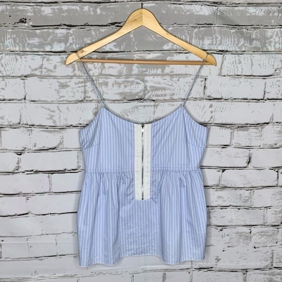 NWT Elizabeth & James Eloise Tank Blue White Striped Poplin Tank Size Medium - Picture 3 of 9